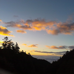 今朝の鳳凰小屋からの朝焼け。晴れて綺麗に焼けています。