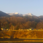 今朝の鳳凰三山。新雪で綺麗です。