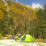 今朝の気温は４度。今は７度無風快晴です。