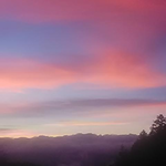 今朝の鳳凰小屋からの御坂方面の朝焼けです。気温は１２度。