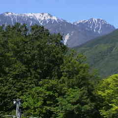 今朝の鳳凰三山、鳳凰小屋は今日から営業いたします。