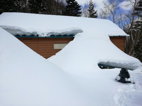 現在の鳳凰小屋の様子