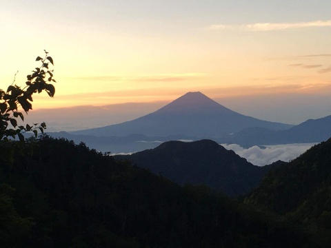 今朝の気温は6℃、快晴です byアオト