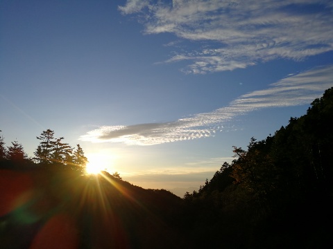 今朝は気温5℃、美しい朝日でした  byアオト