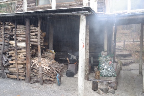 雨の鳳凰小屋です byアオト