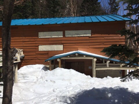 鳳凰小屋の様子 by有馬