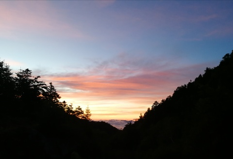 今朝は気温12℃、晴れ。今日も朝はきれいな景色でした。
